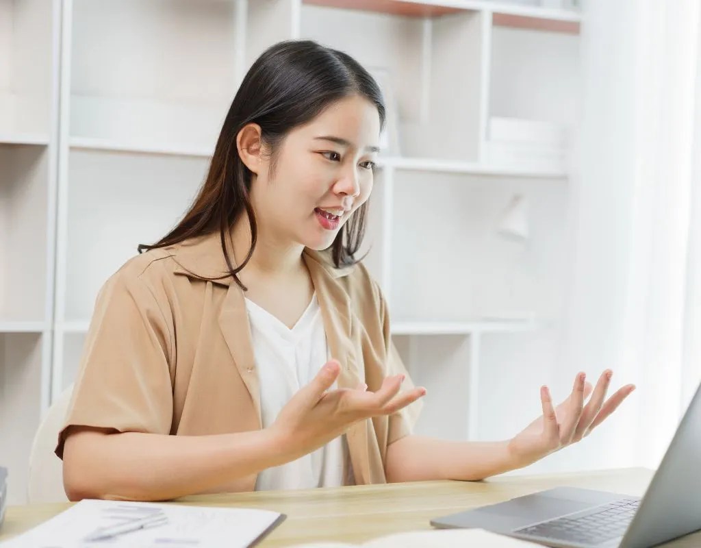 線上英語學習的優勢與挑戰:為何選擇線上學習?