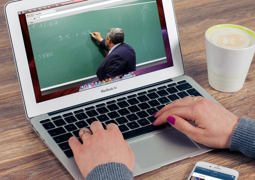 線上課程英文怎麼說?深入解析Online Course與網路課程